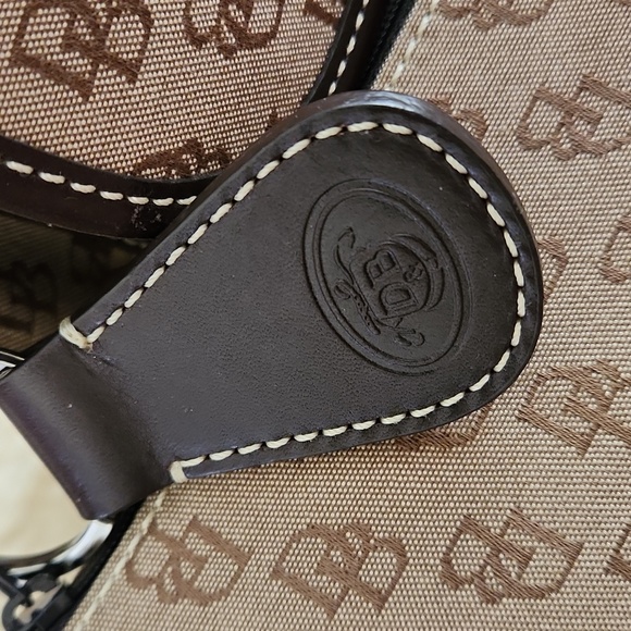 Beautiful NWT Dooney & Bourke Large Double Pocket Signature Tote Set 🤎👜 - Picture 6 of 17